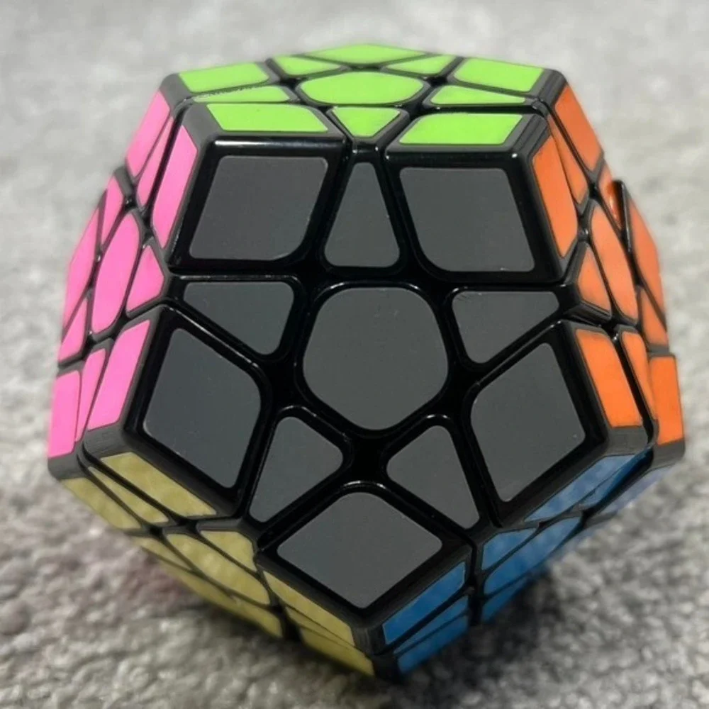 Megaminx puzzle 12-sided Dodecahedron Shaped Twisty Speed Cube Brain Teaser